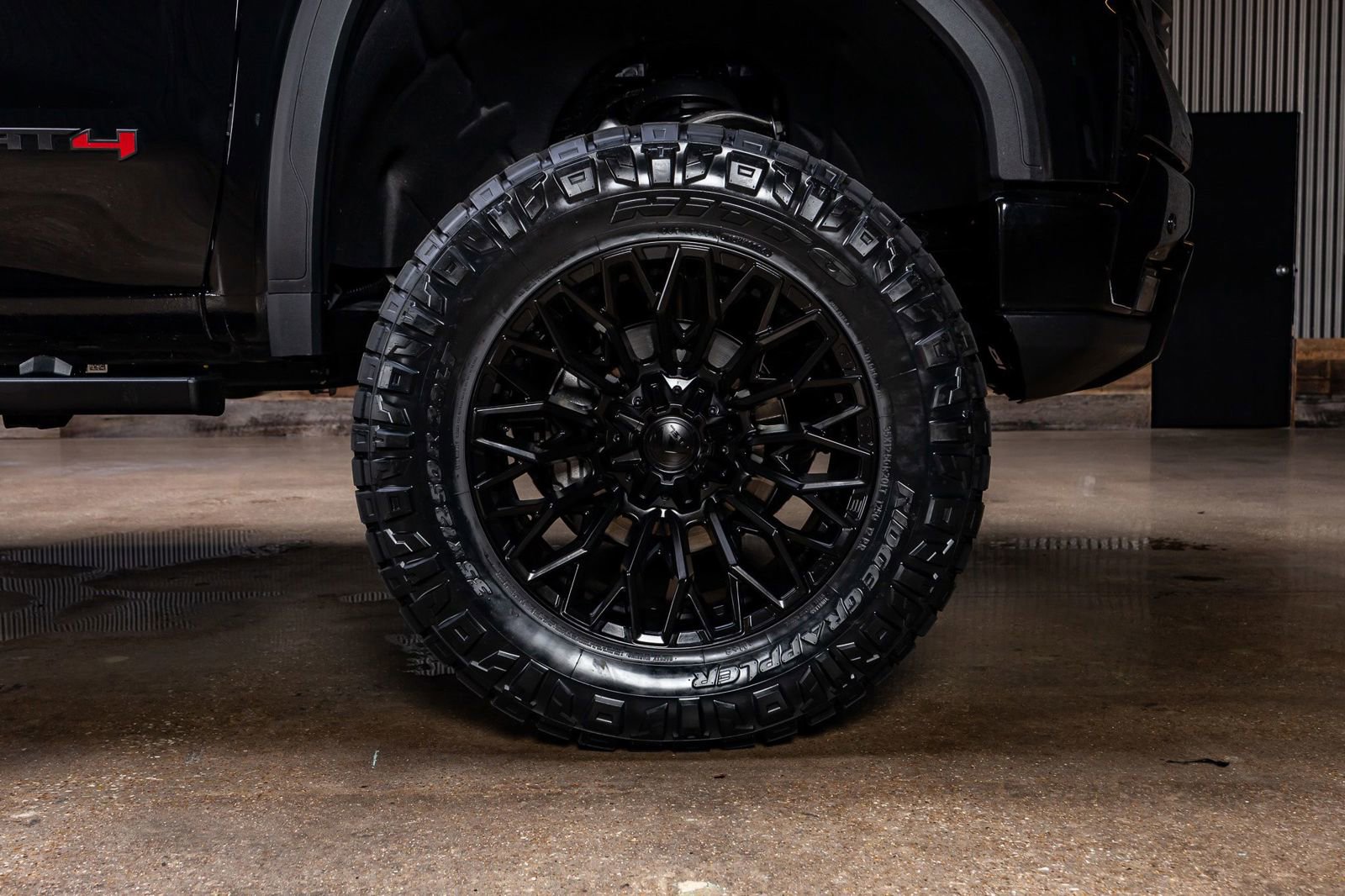 Used 2026 GMC Sierra 1500 AT4 w/ Technology Package image 12