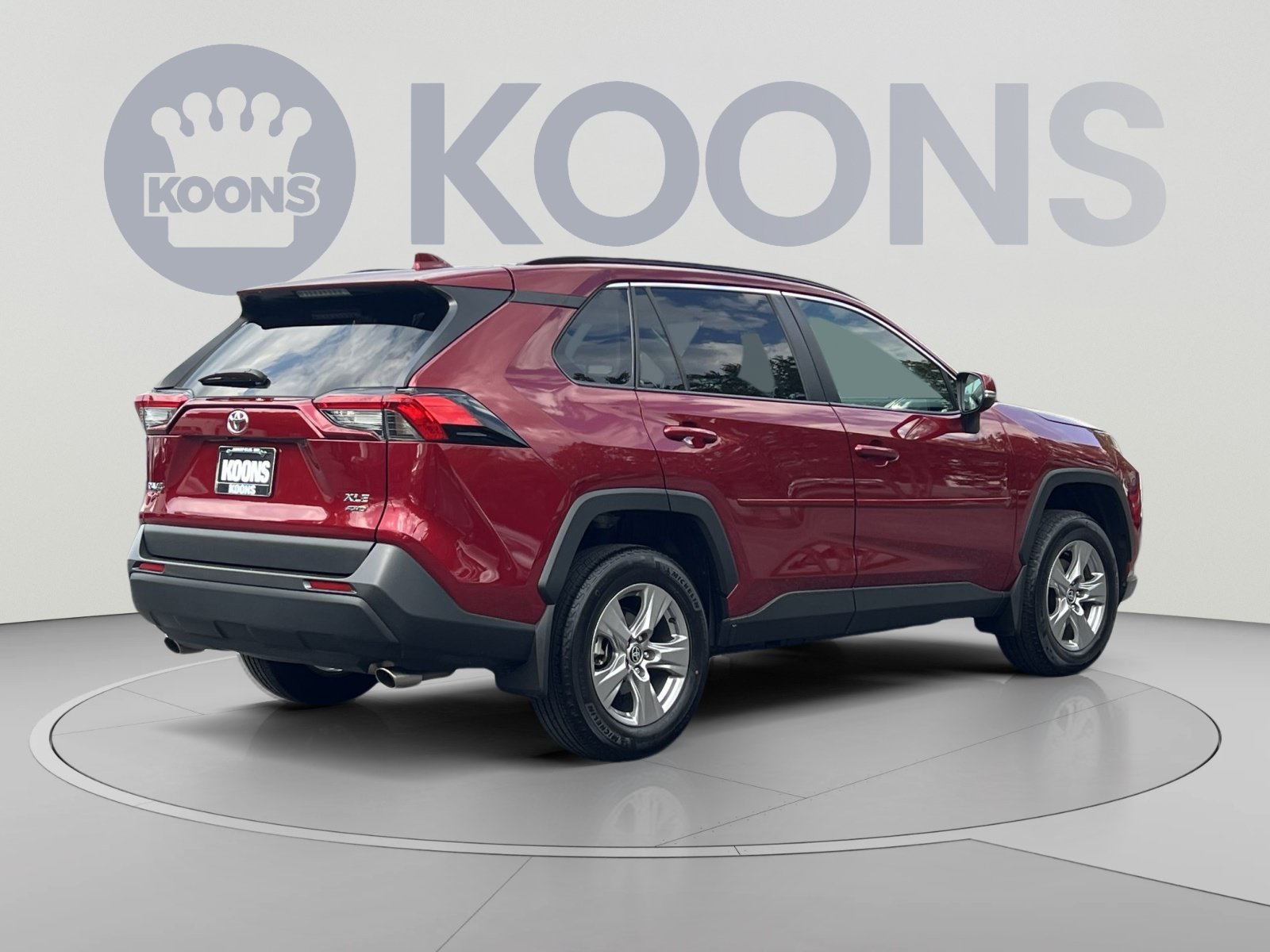 Used 2025 Toyota RAV4 XLE AWD/4WD image 8