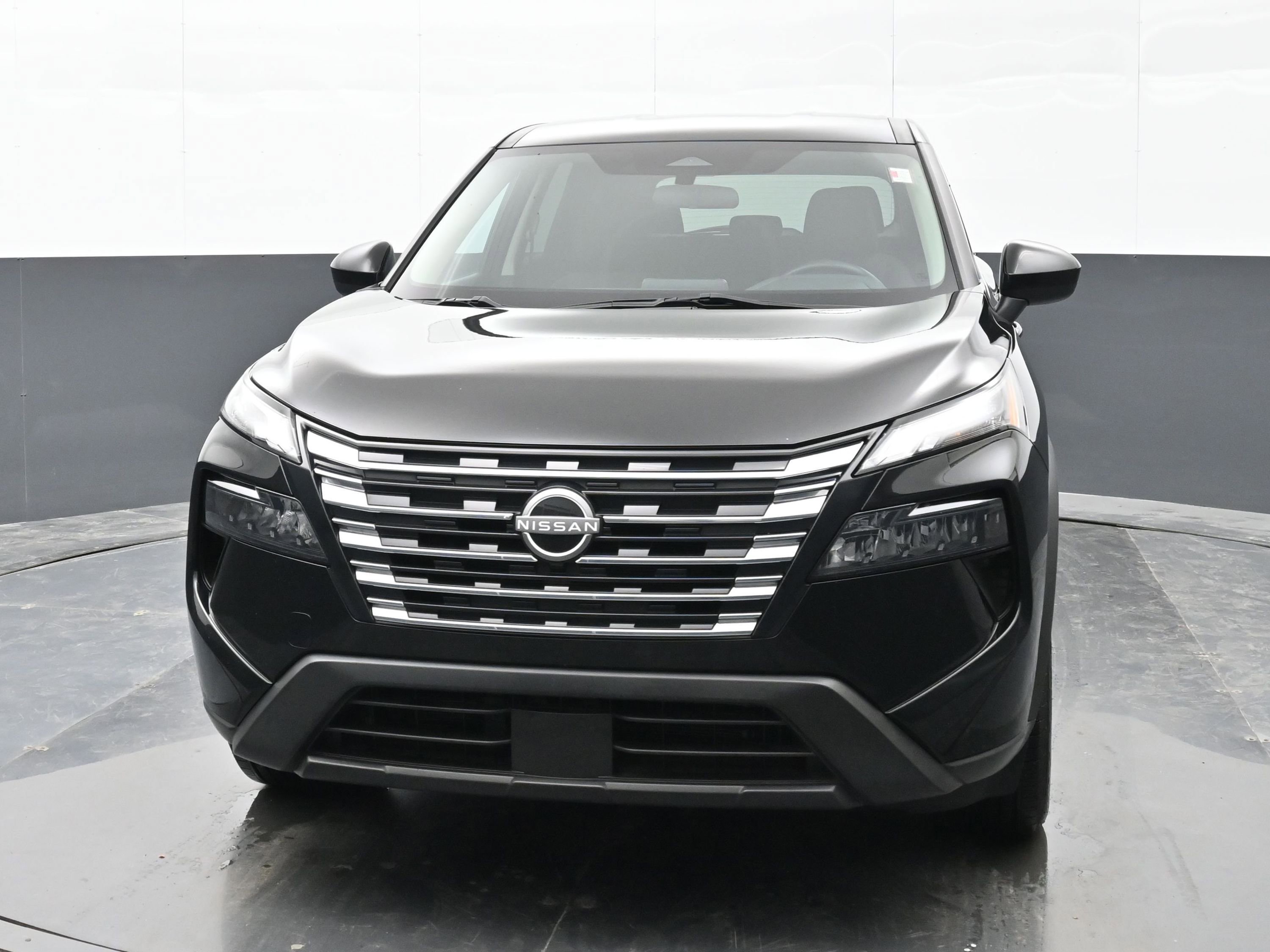 Used 2024 Nissan Rogue SV image 4