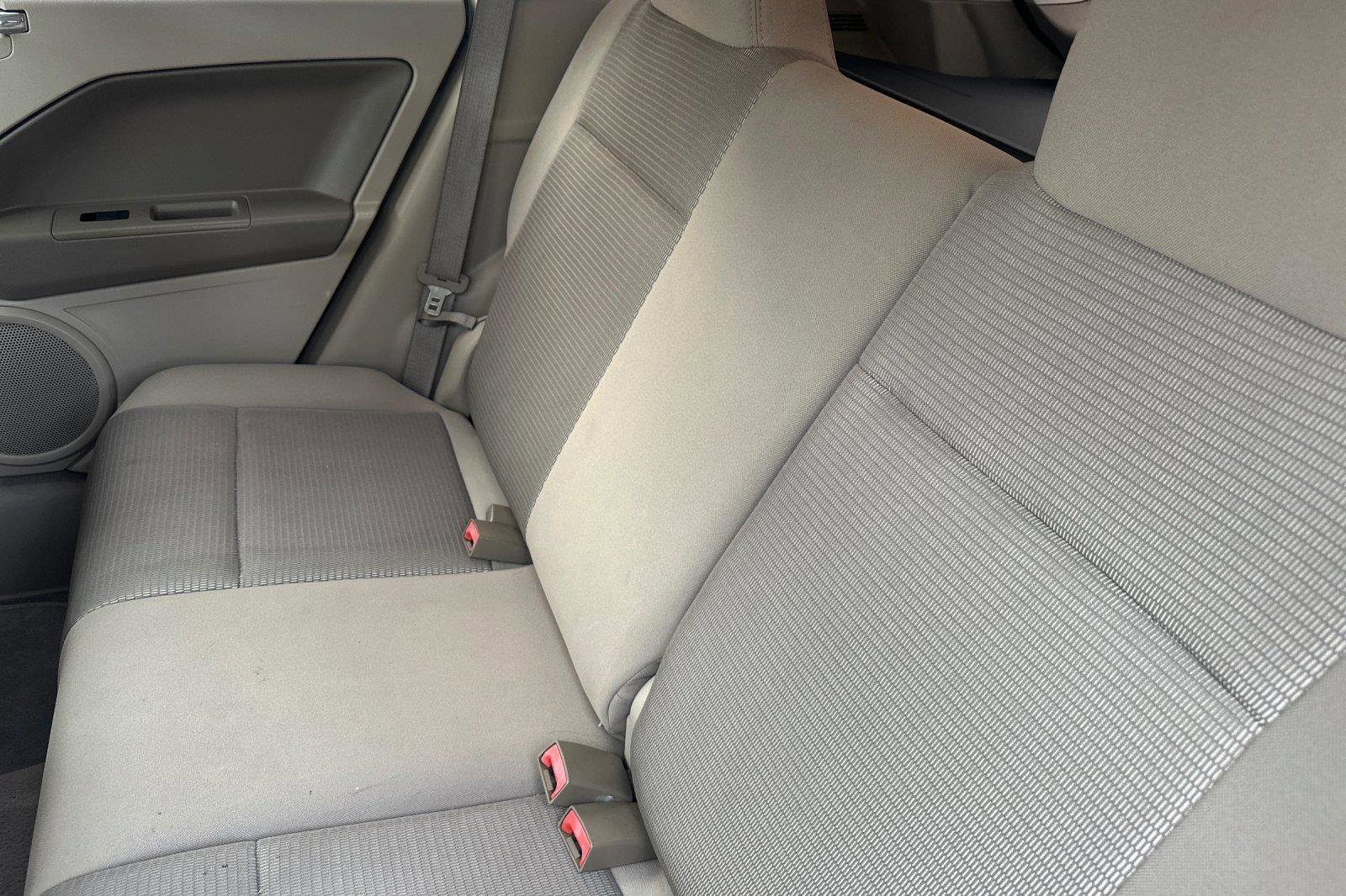 Used 2009 Dodge Caliber SXT image 12