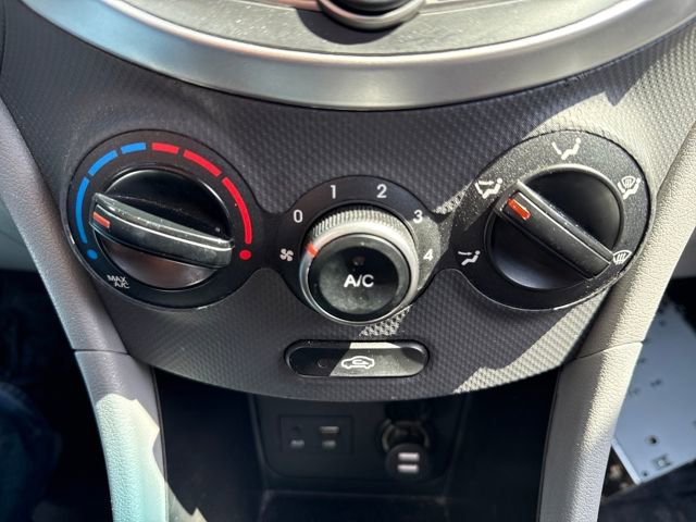 Used 2015 Hyundai Accent GLS image 29