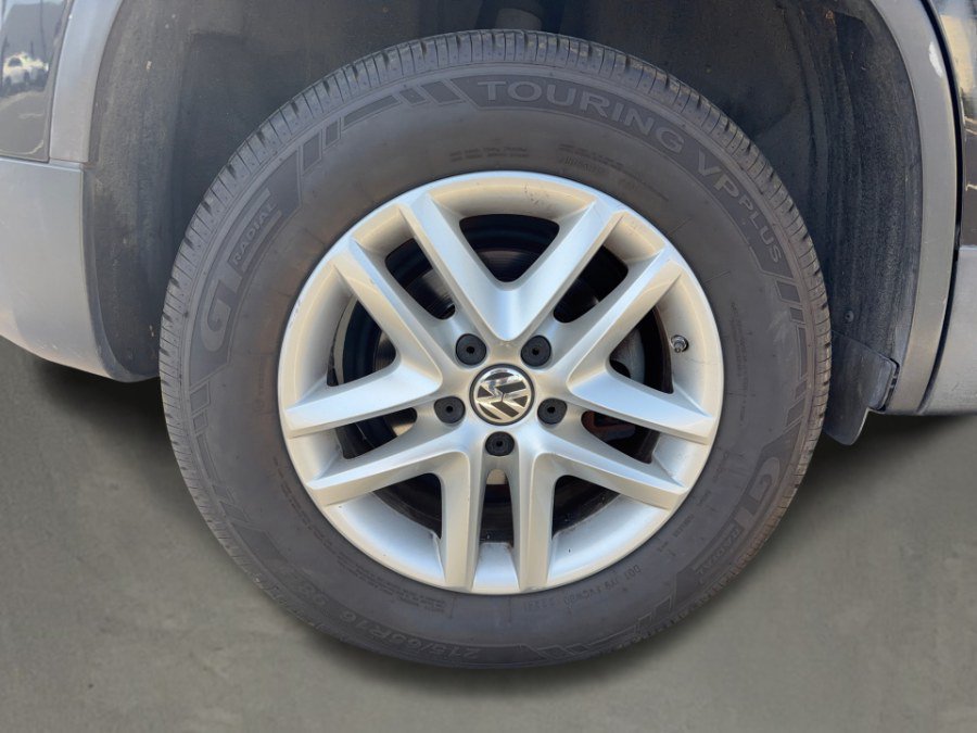 Used 2011 Volkswagen Tiguan S AWD/4WD image 23