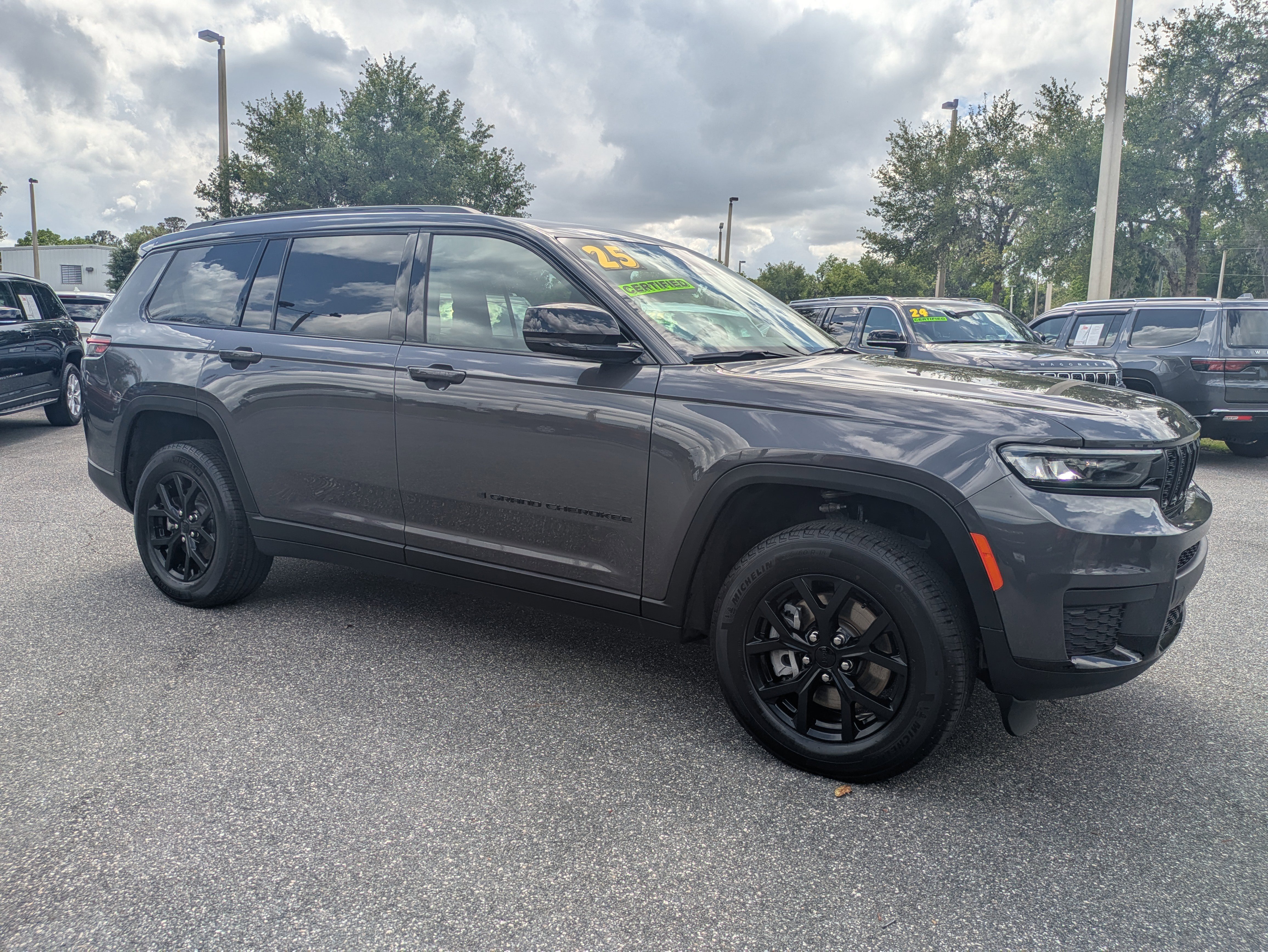 Used 2025 Jeep Grand Cherokee L Altitude AWD/4WD image 15