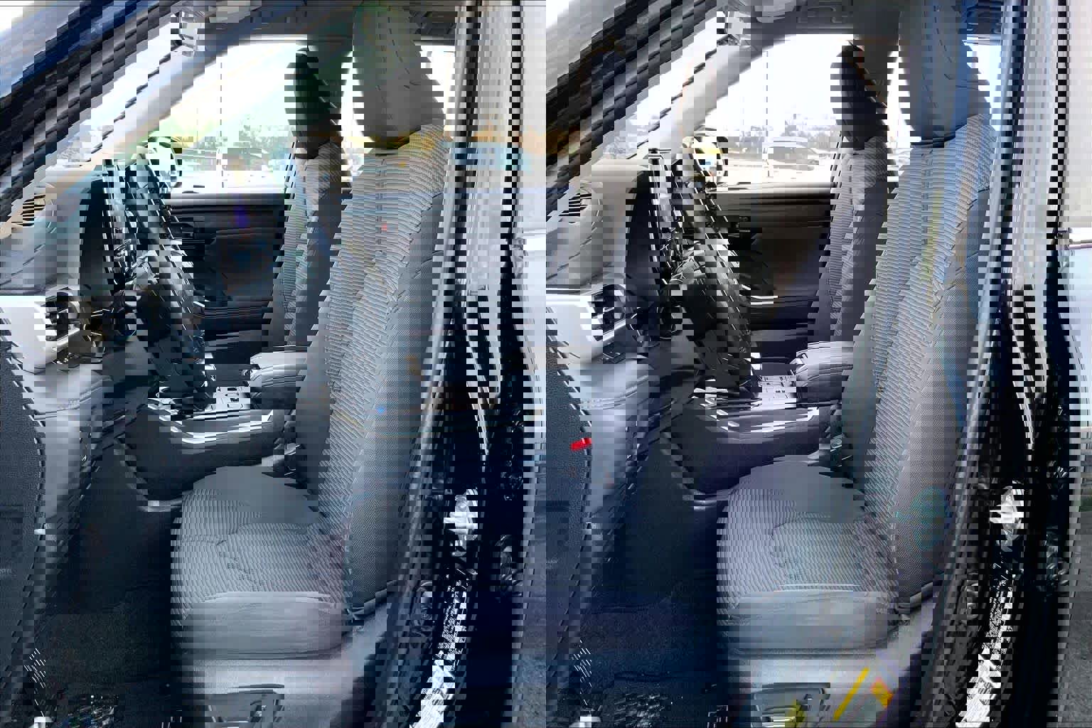 Used 2023 Toyota Highlander LE image 7