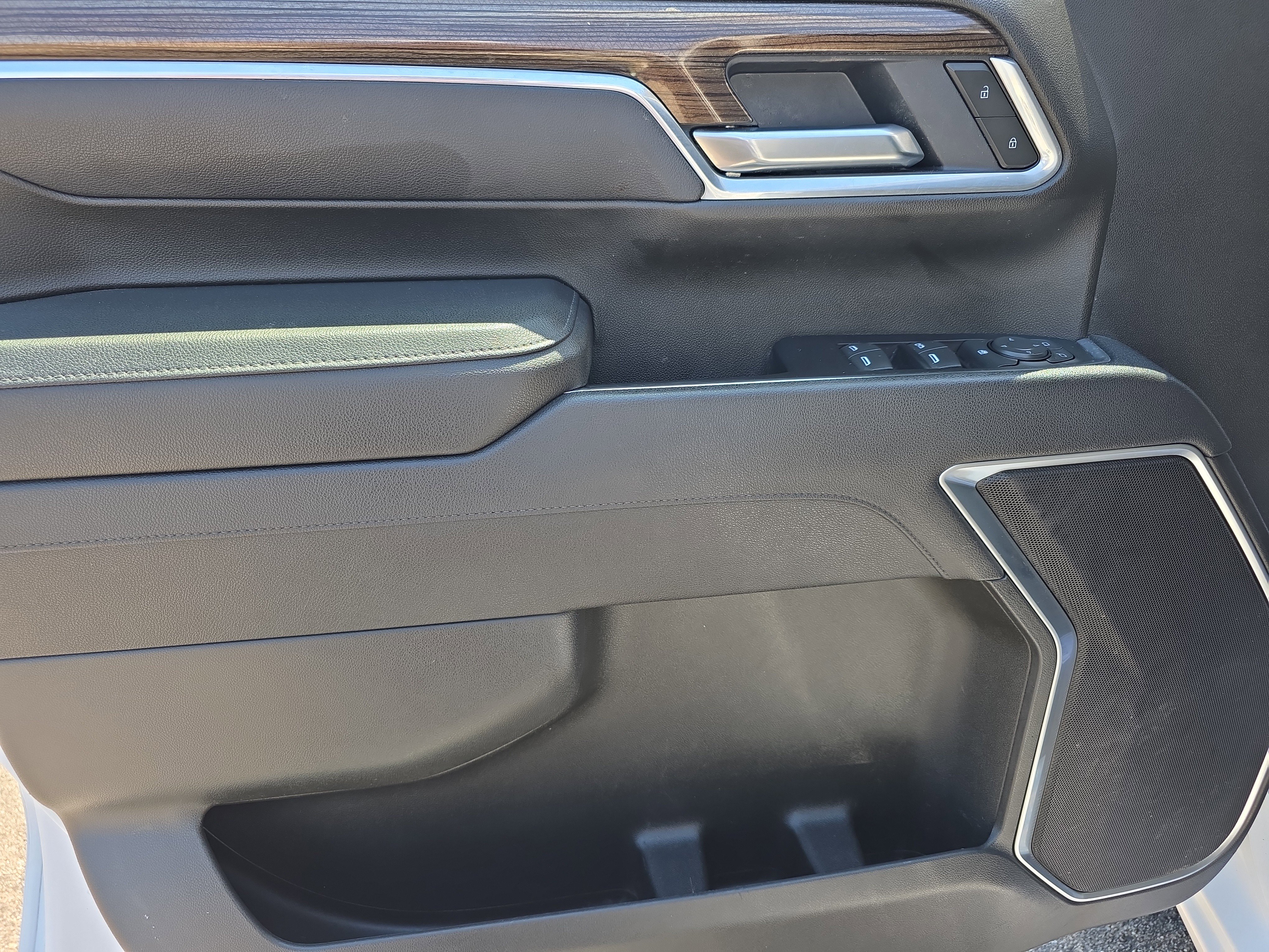 Used 2025 Chevrolet Silverado 2500 LT w/ Convenience Package AWD/4WD image 22