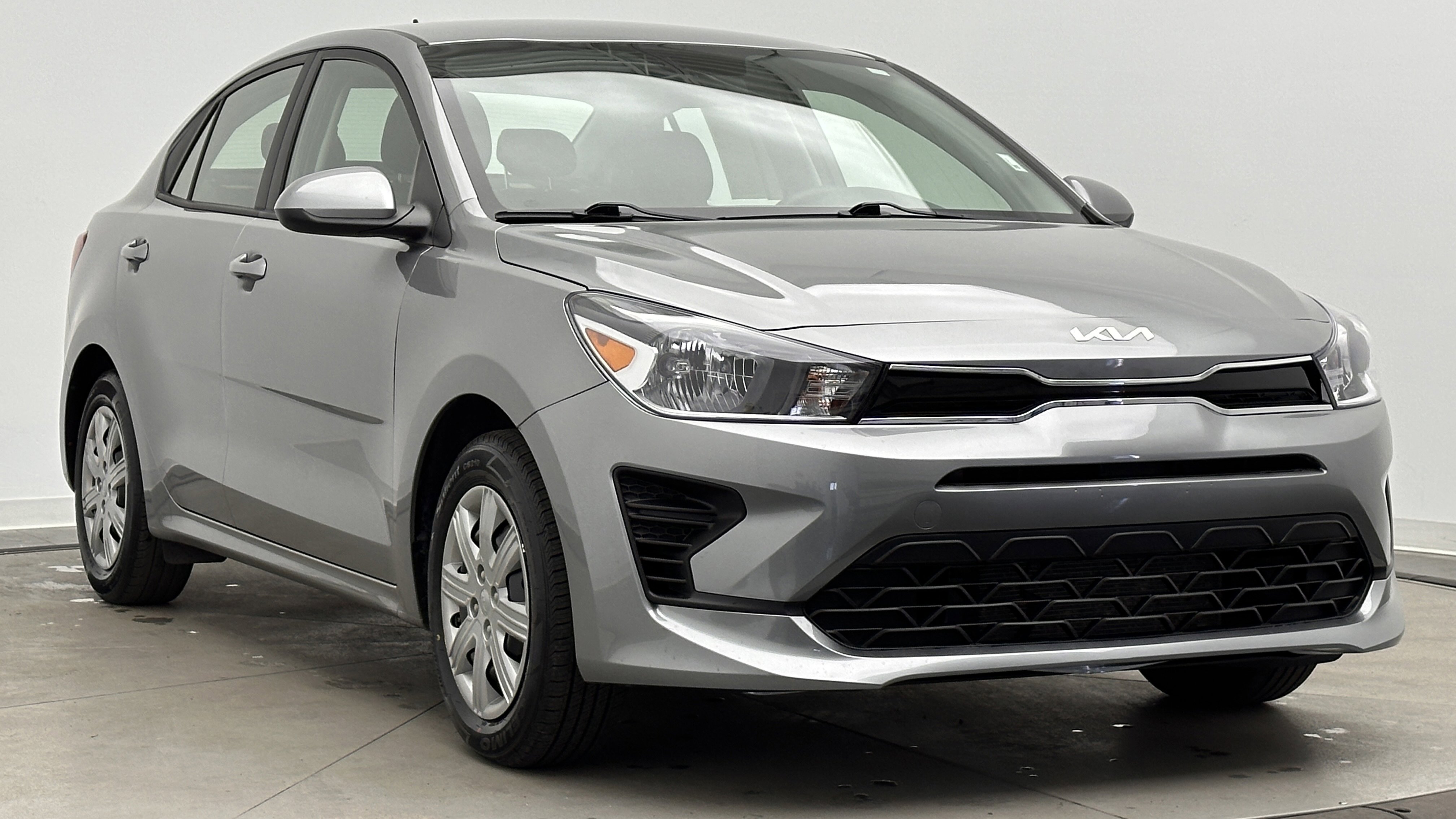 Used 2023 Kia Rio S image 3