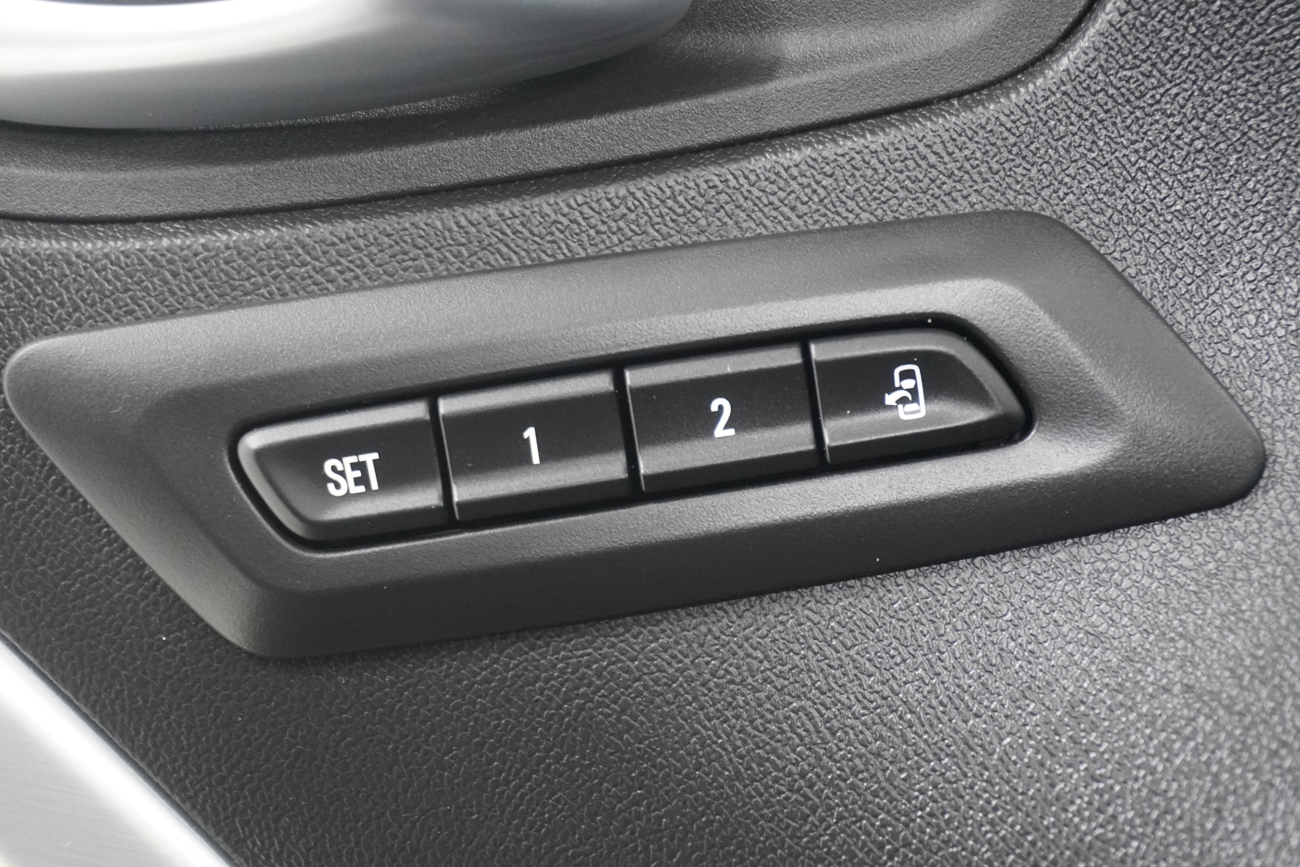Used 2022 Chevrolet Camaro SS RWD image 16