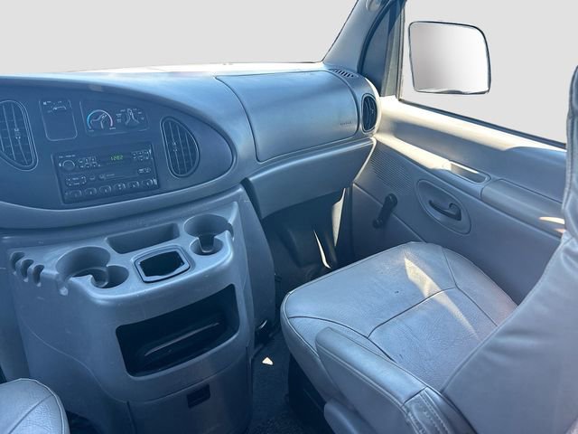 Used 2001 Ford E-350 and Econoline 350 Super Duty RWD image 21