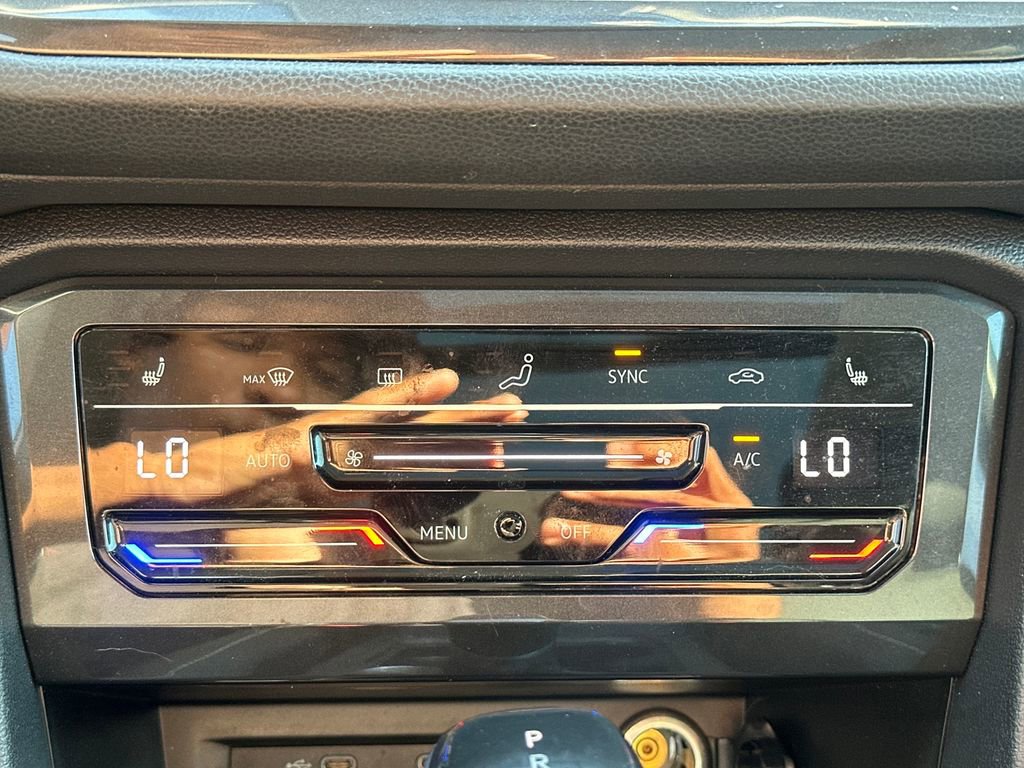 Used 2023 Volkswagen Tiguan SE image 14