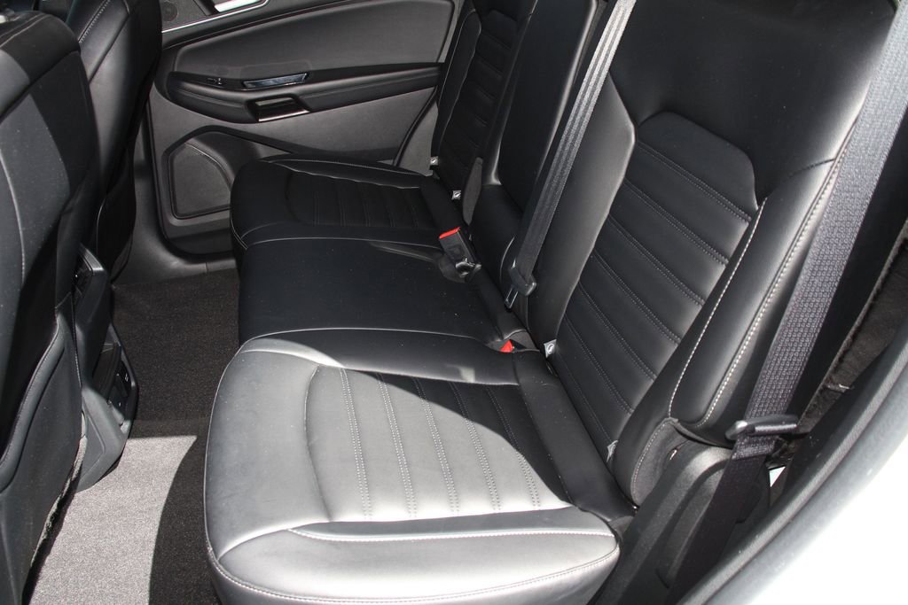 Used 2020 Ford Edge SEL w/ Convenience Package FWD image 18