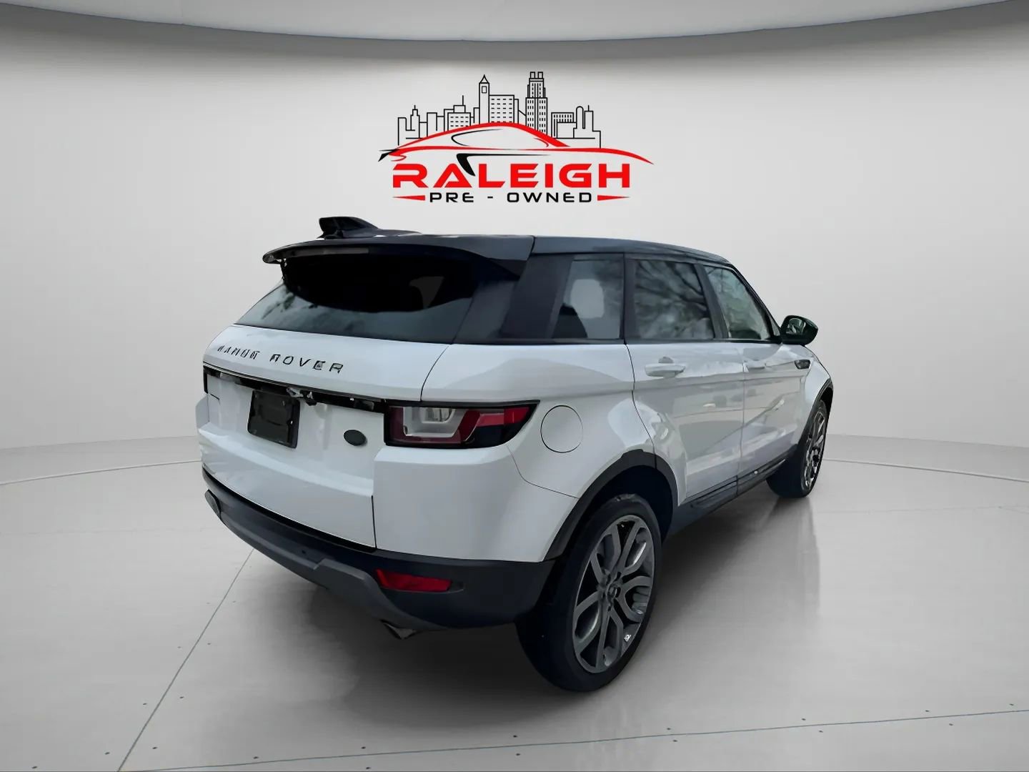 Used 2019 Land Rover Range Rover Evoque image 10