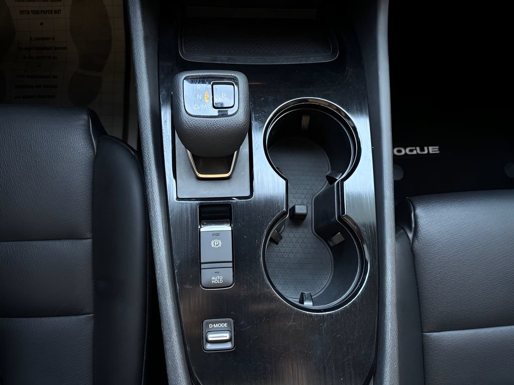 Used 2022 Nissan Rogue SV w/ SV Premium Package FWD image 22
