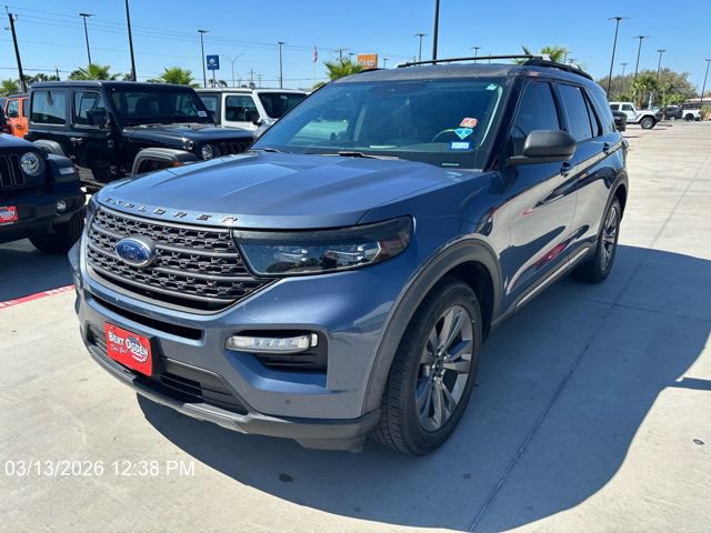 Used 2021 Ford Explorer XLT w/ Equipment Group 202A image 3