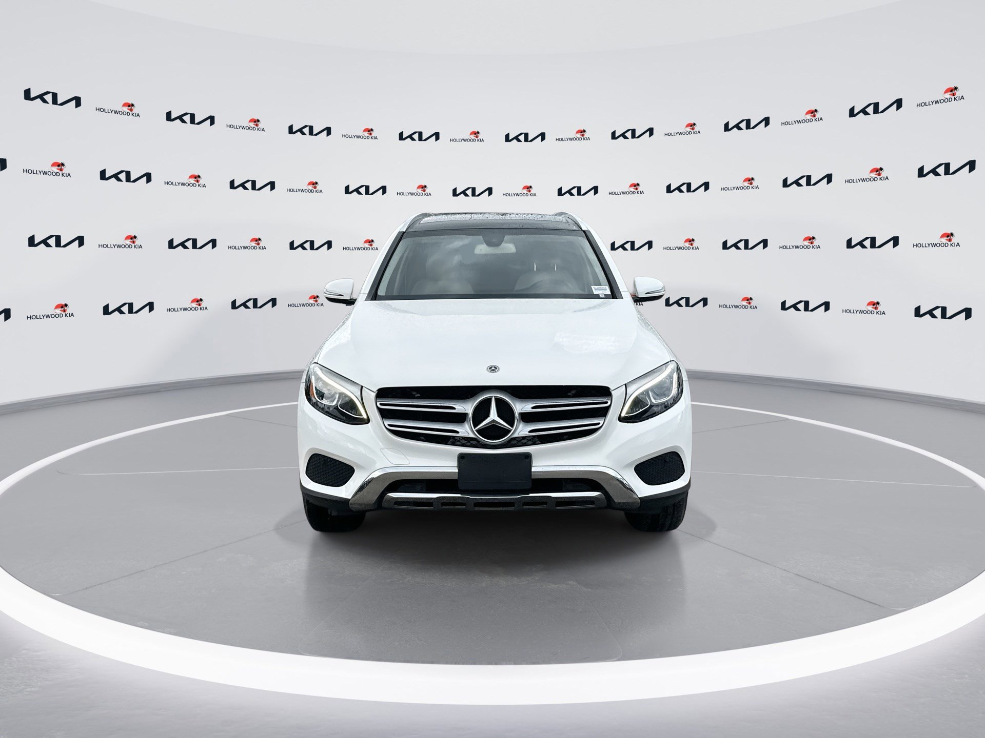 Used 2019 Mercedes-Benz GLC 300 image 3