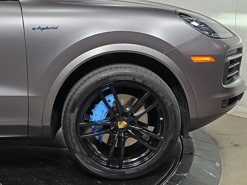 Used 2022 Porsche Cayenne Platinum Edition AWD/4WD image 11