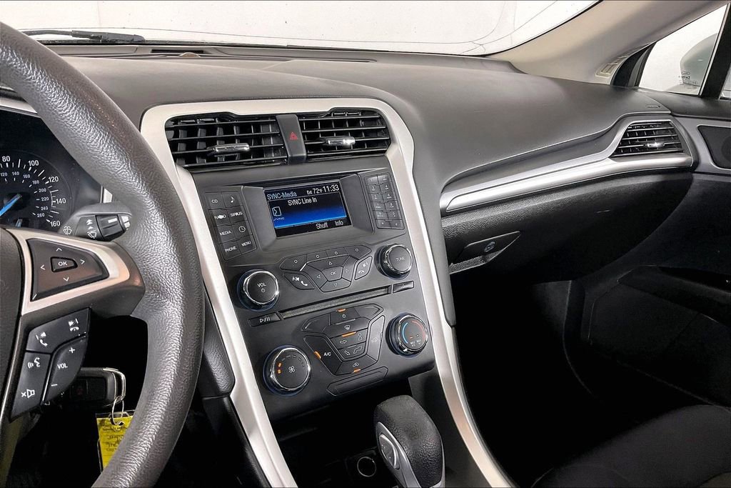 Used 2013 Ford Fusion SE FWD image 8