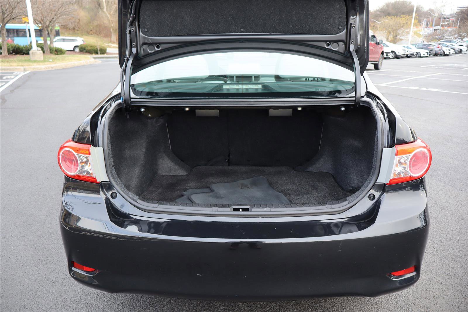 Used 2013 Toyota Corolla LE image 5