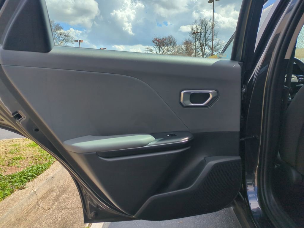 Used 2025 Kia K4 LXS image 26