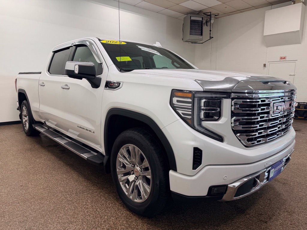 Used 2023 GMC Sierra 1500 Denali w/ Technology Package AWD/4WD image 8