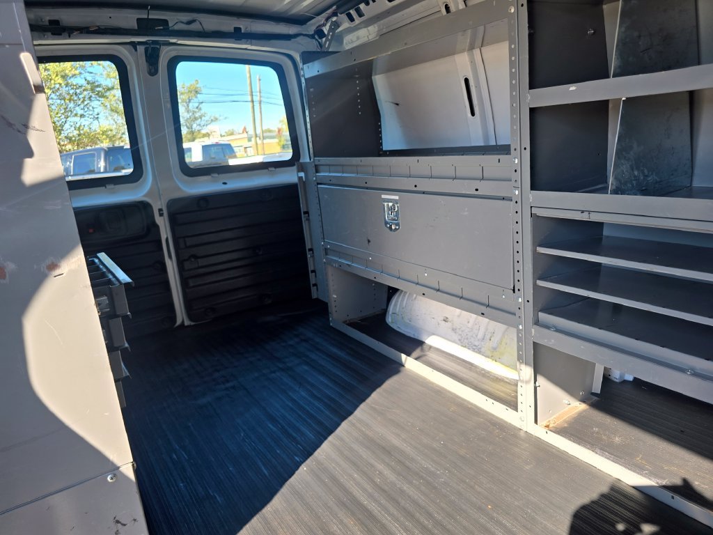 Used 2006 Chevrolet Express 2500 RWD image 15