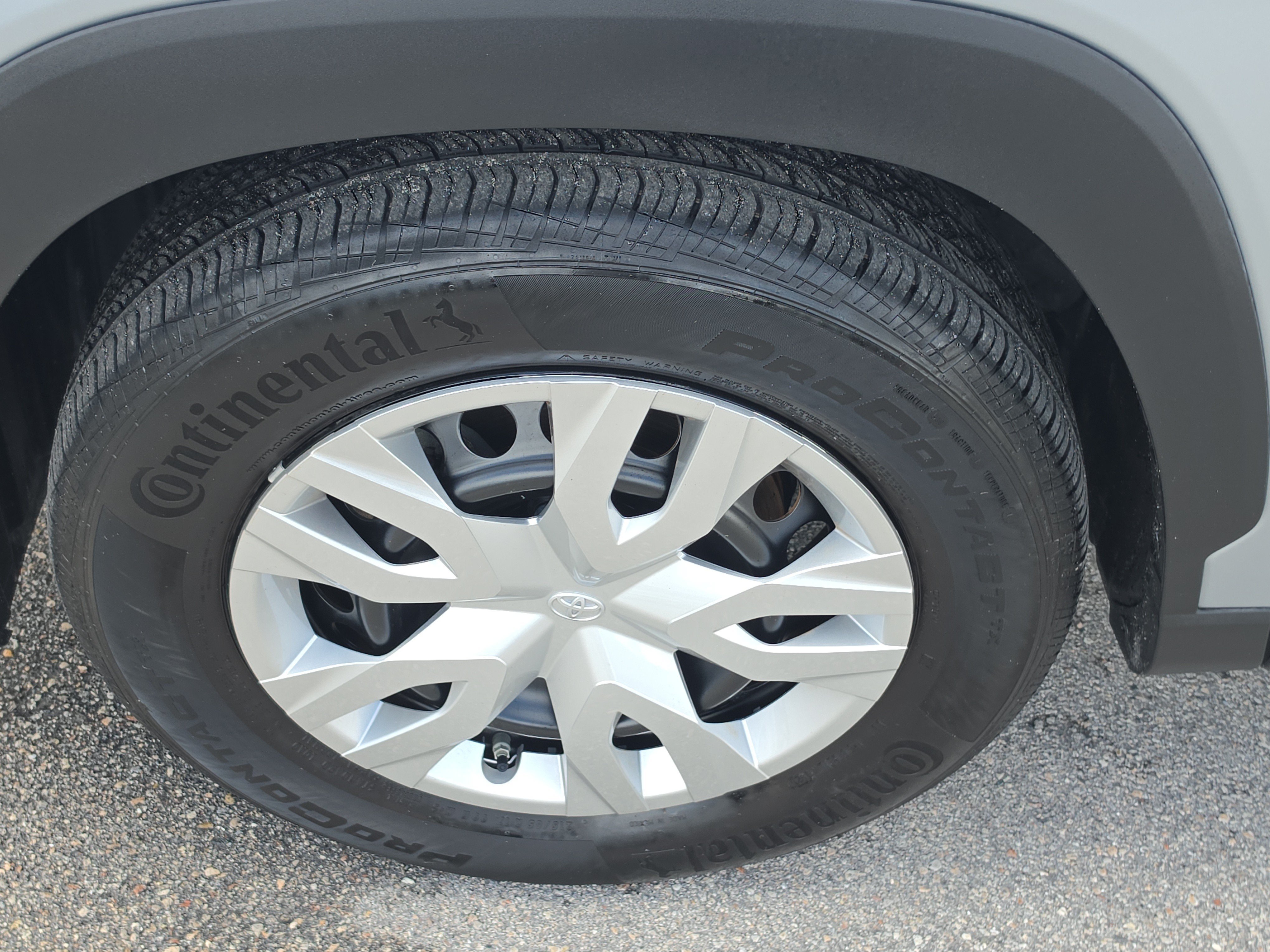 Used 2025 Toyota Corolla Cross L FWD image 11
