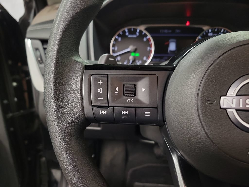 Used 2023 Nissan Rogue SV AWD/4WD image 25
