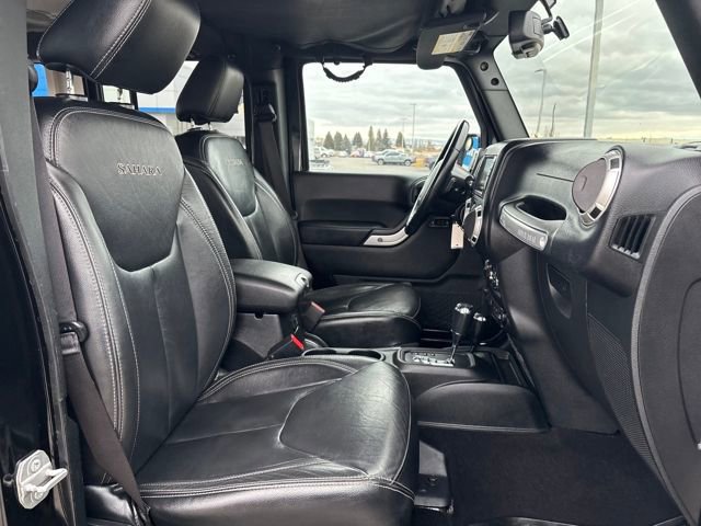 Used 2017 Jeep Wrangler Unlimited Sahara w/ Connectivity Group image 23