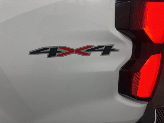 New 2025 Chevrolet Colorado LT w/ LT Convenience Package image 11