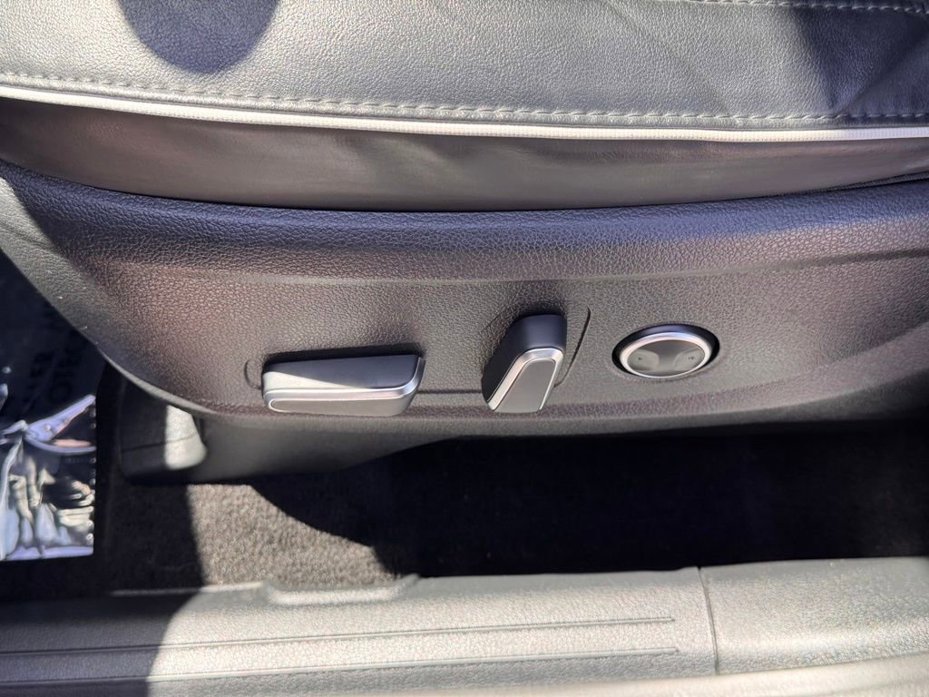 Used 2023 Hyundai Palisade SEL FWD image 19