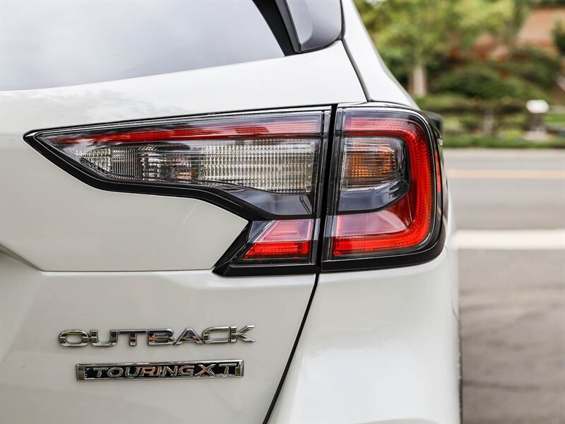Used 2022 Subaru Outback Touring XT AWD/4WD image 16