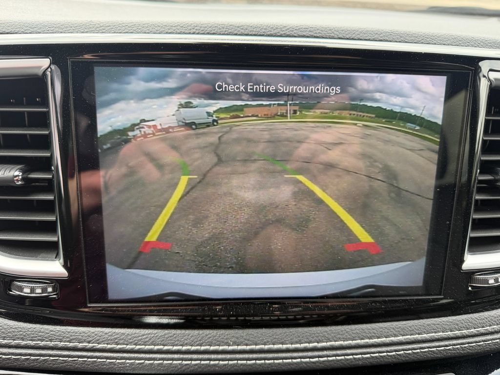 Used 2025 Chrysler Pacifica Limited FWD image 30