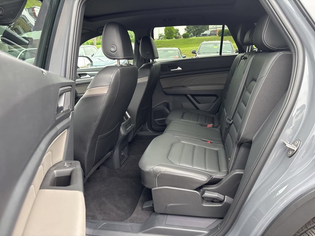 Used 2023 Volkswagen Atlas Cross Sport SEL Premium R-Line AWD/4WD image 24