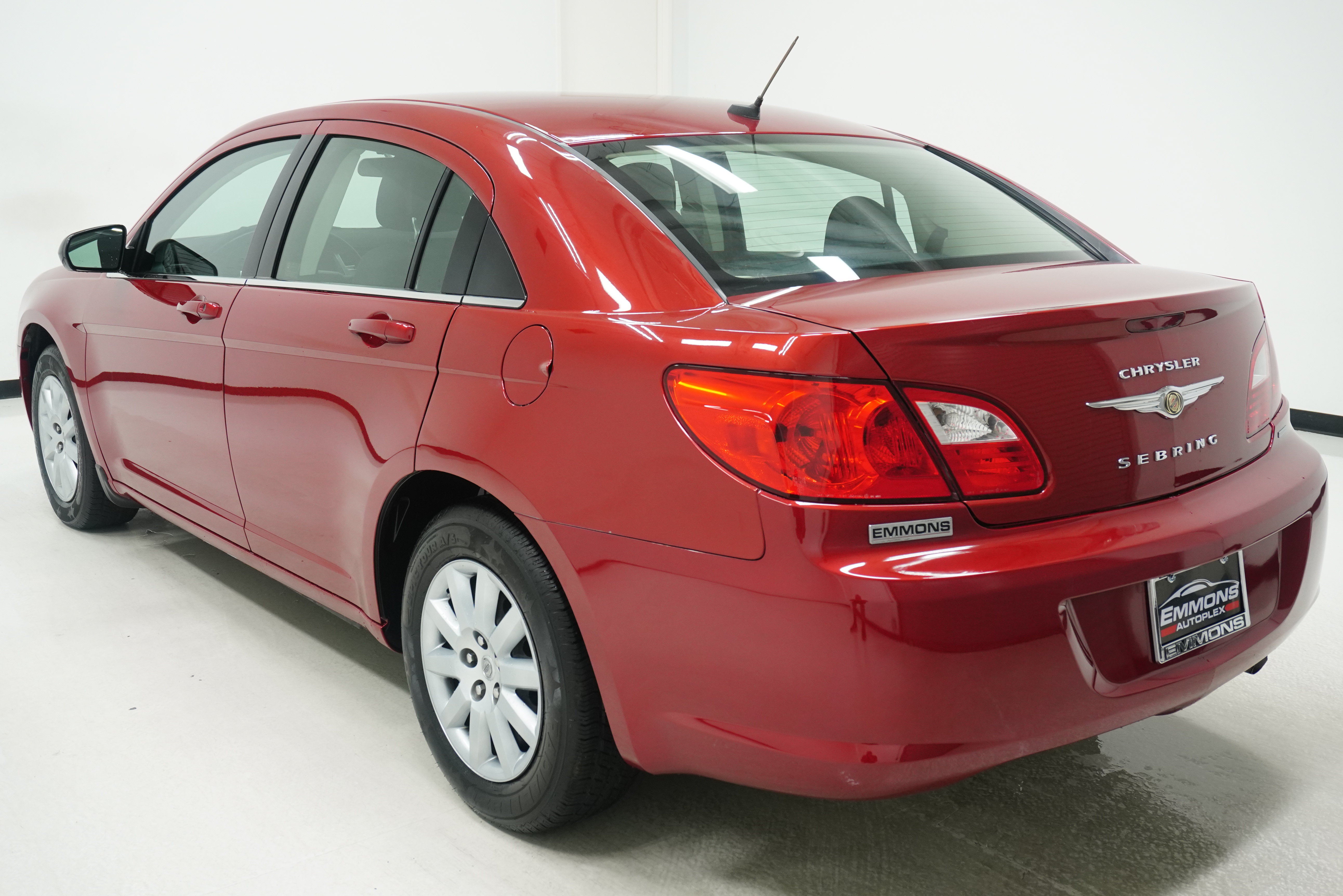 Used 2010 Chrysler Sebring Touring FWD image 6