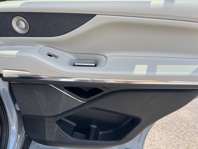 New 2026 Lincoln Navigator Reserve AWD/4WD image 18