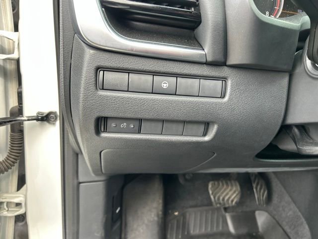 Used 2022 Nissan Rogue SV FWD image 17