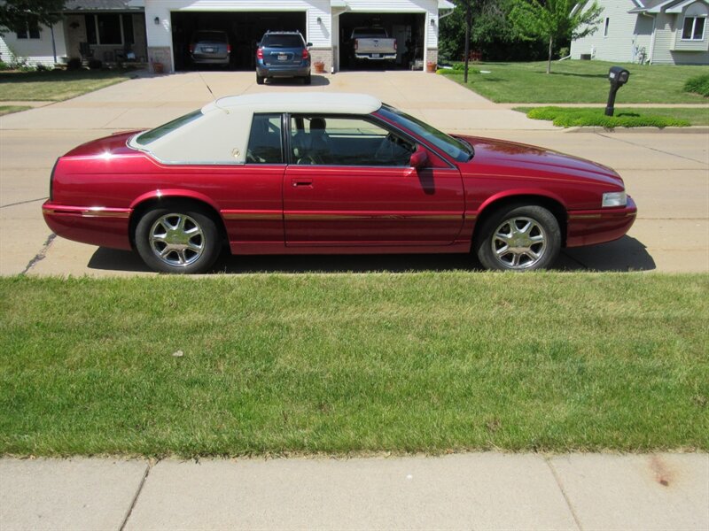 Used 2001 Cadillac Eldorado Touring FWD image 4