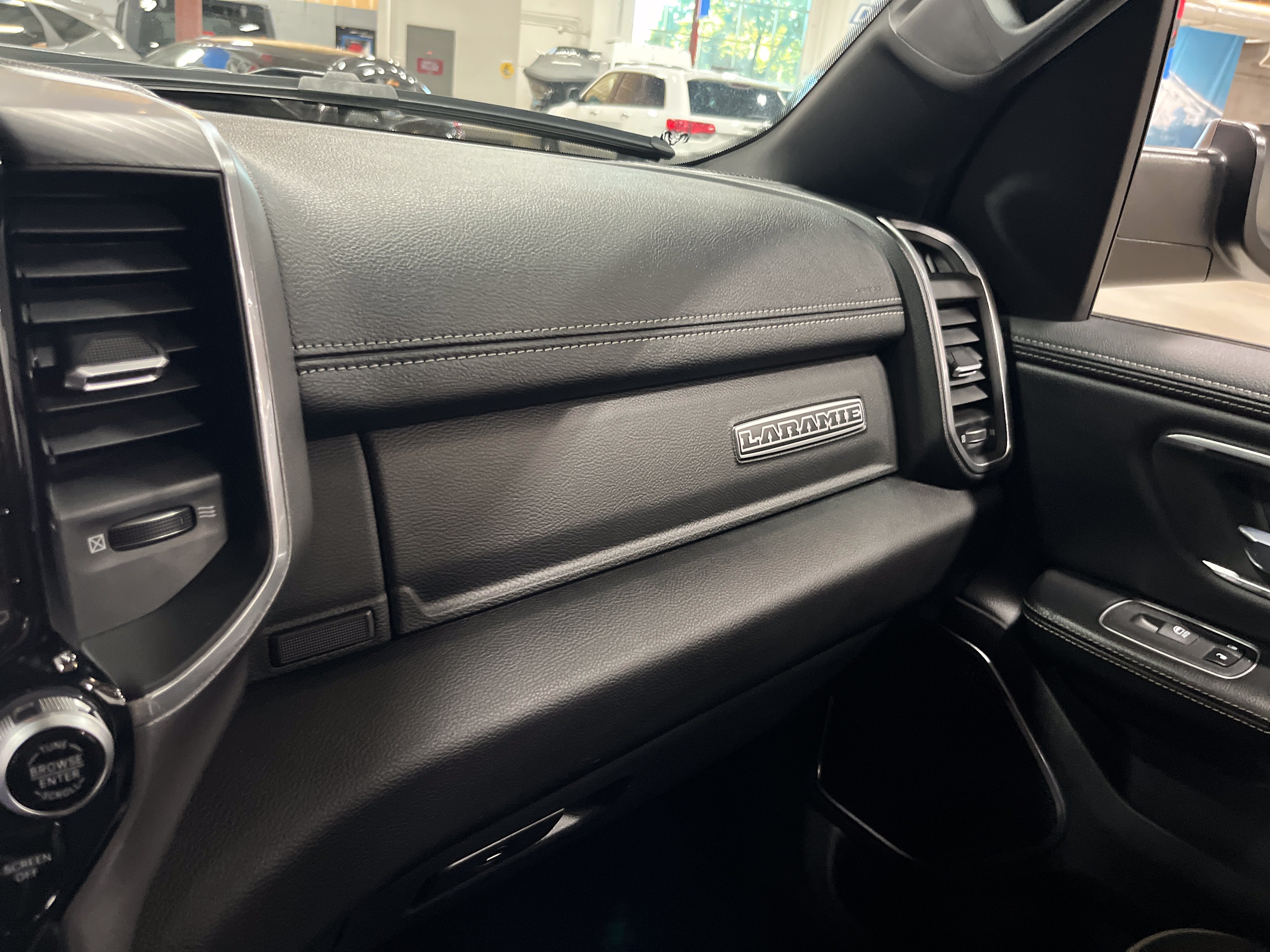 Used 2023 RAM 1500 Laramie AWD/4WD image 25