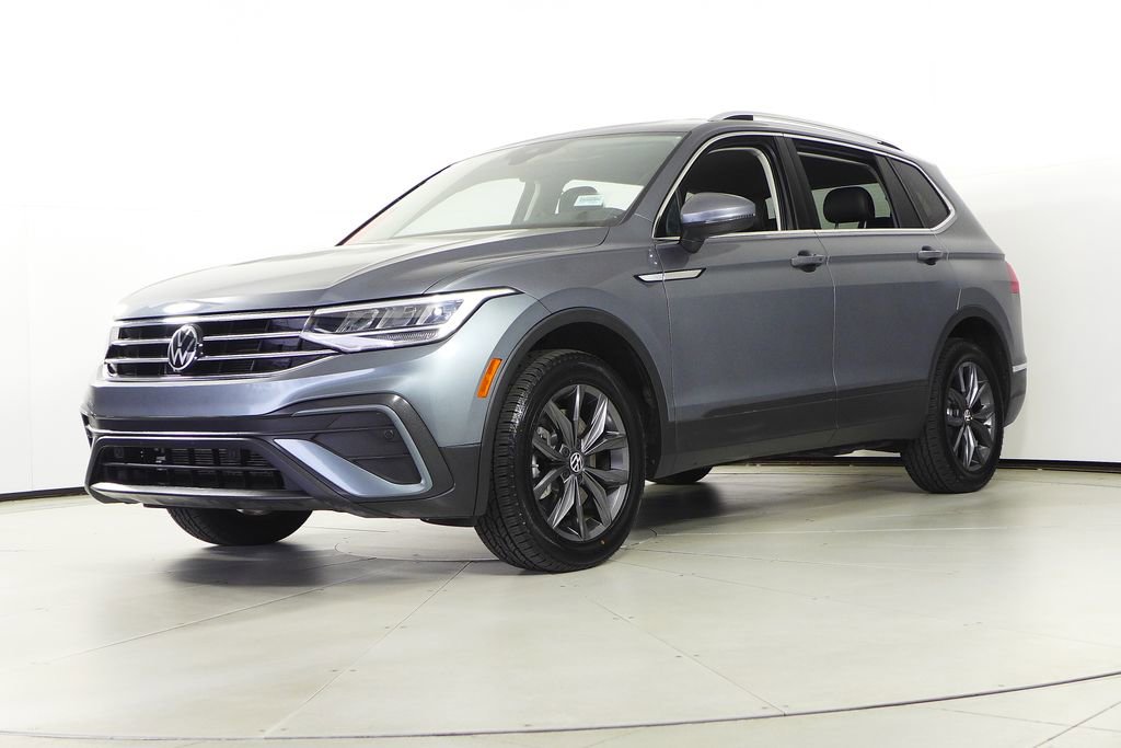 Used 2022 Volkswagen Tiguan SE image 2