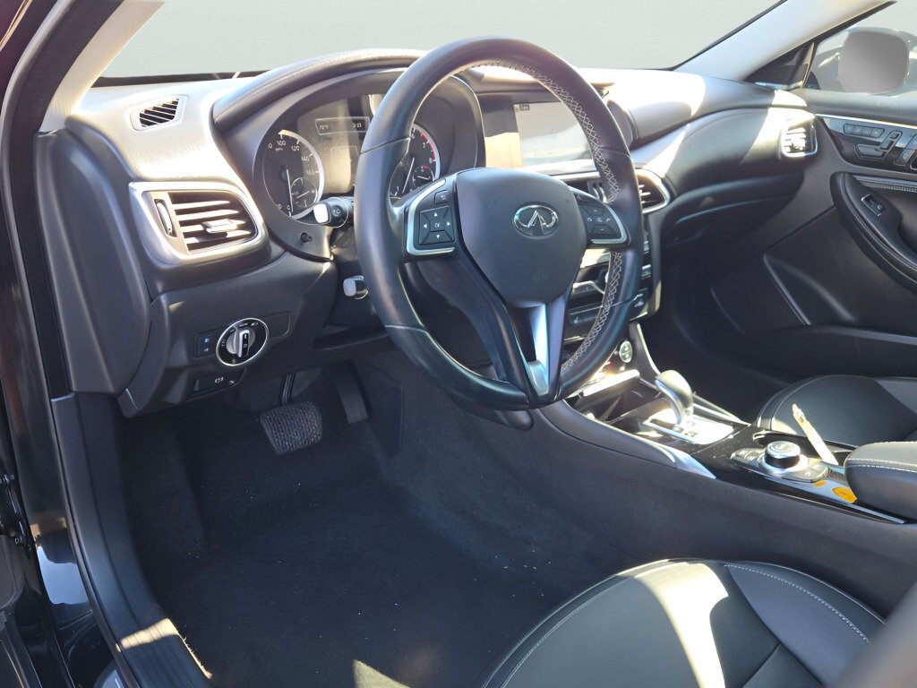 Used 2018 INFINITI QX30 Premium w/ Navigation Package AWD/4WD image 26
