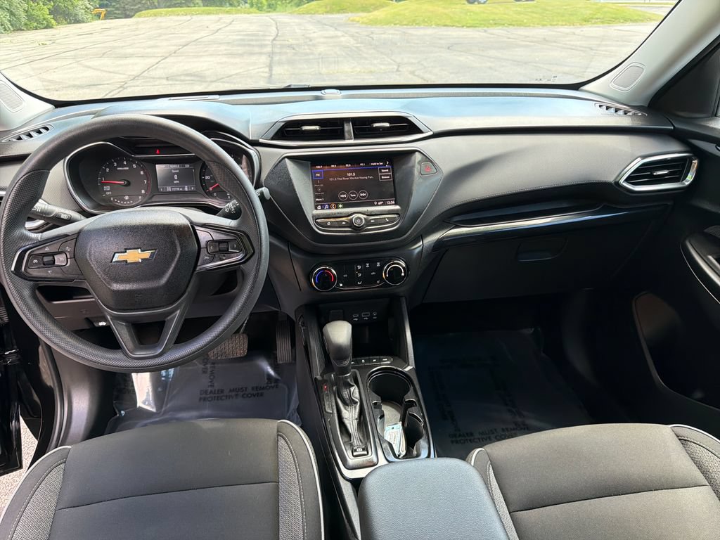 Used 2021 Chevrolet TrailBlazer LT AWD/4WD image 25