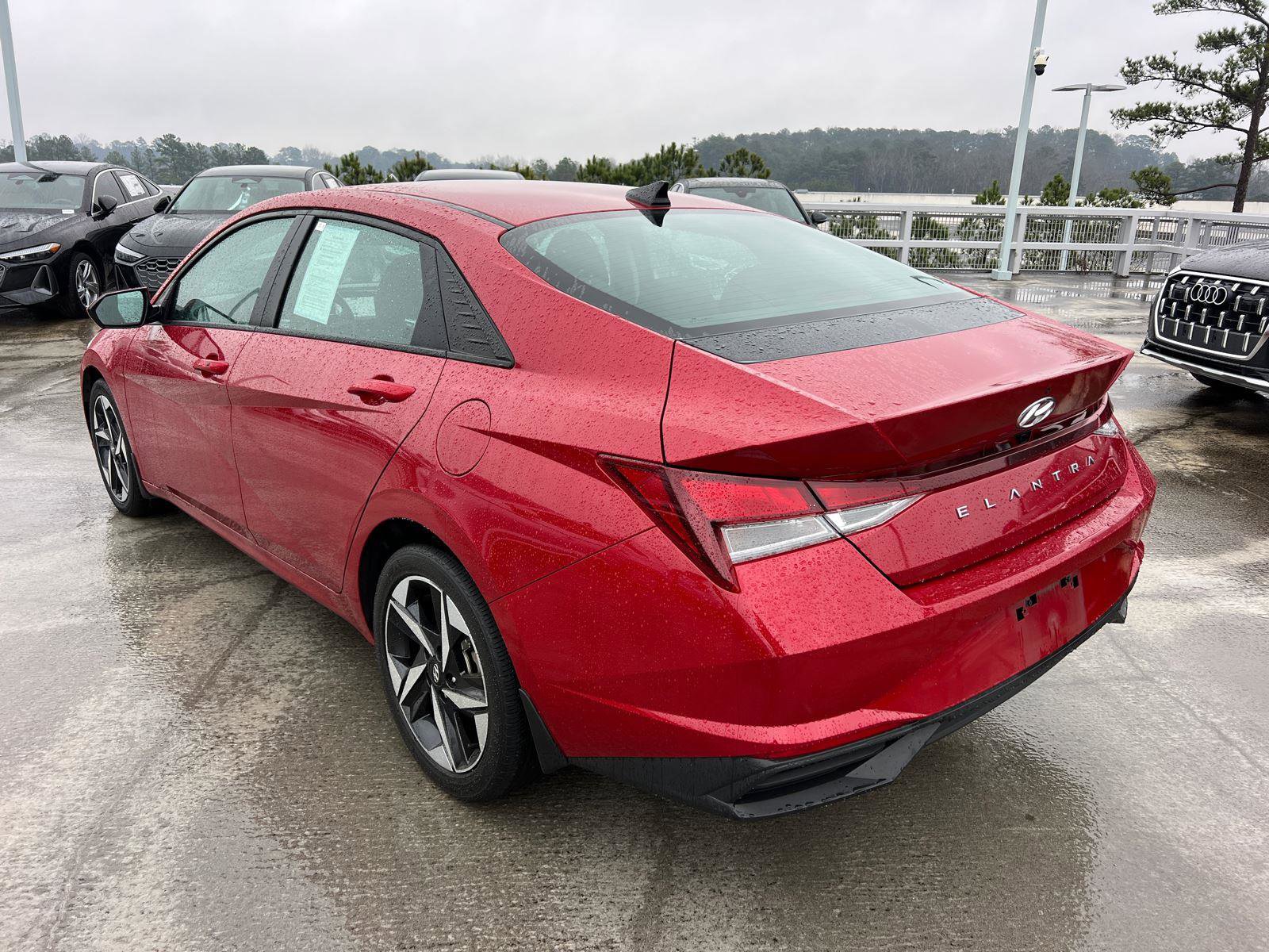 Used 2023 Hyundai Elantra SEL w/ Convenience Package image 7