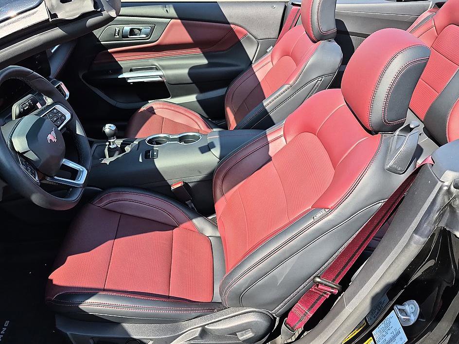 Used 2025 Ford Mustang GT Premium RWD image 15