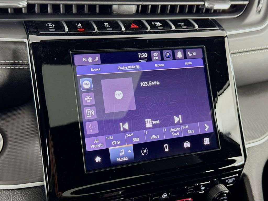 New 2025 Jeep Grand Cherokee Altitude image 34