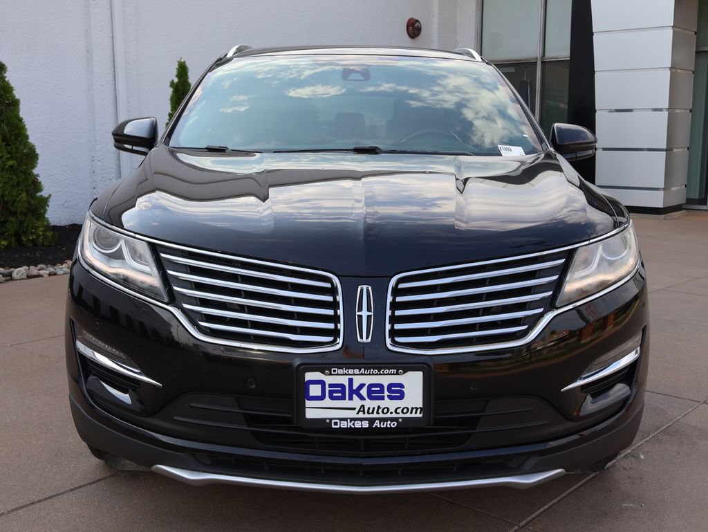 Used 2017 Lincoln MKC Reserve FWD image 2