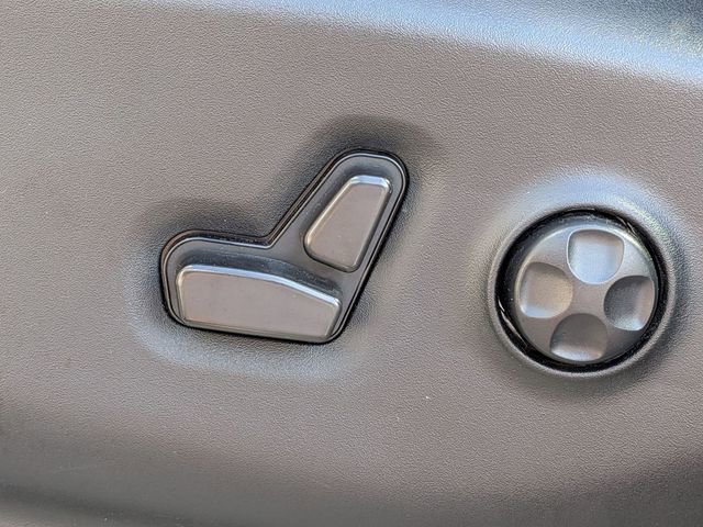 Used 2023 Chrysler Pacifica Limited FWD image 14