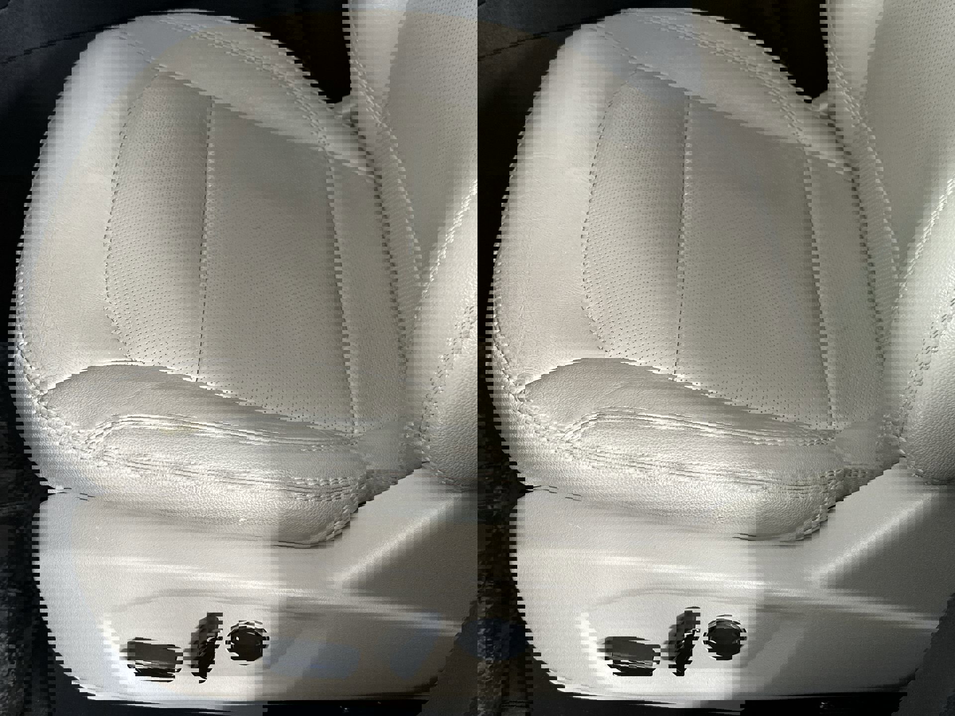 Used 2018 Ford Explorer Limited image 16