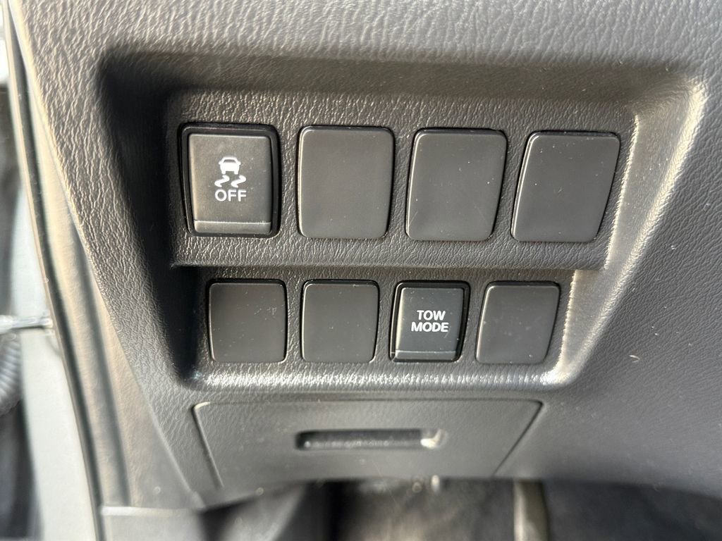 Used 2019 Nissan Pathfinder S image 21