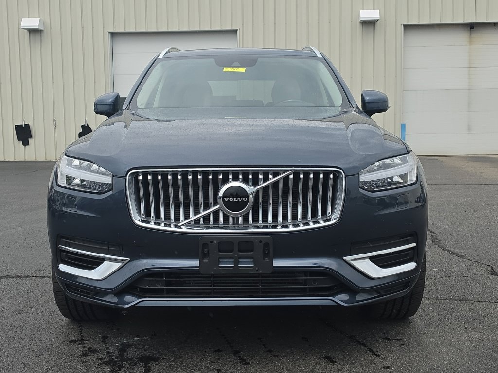 Used 2021 Volvo XC90 T8 Inscription Expression w/ Protection Package Premier AWD/4WD image 2