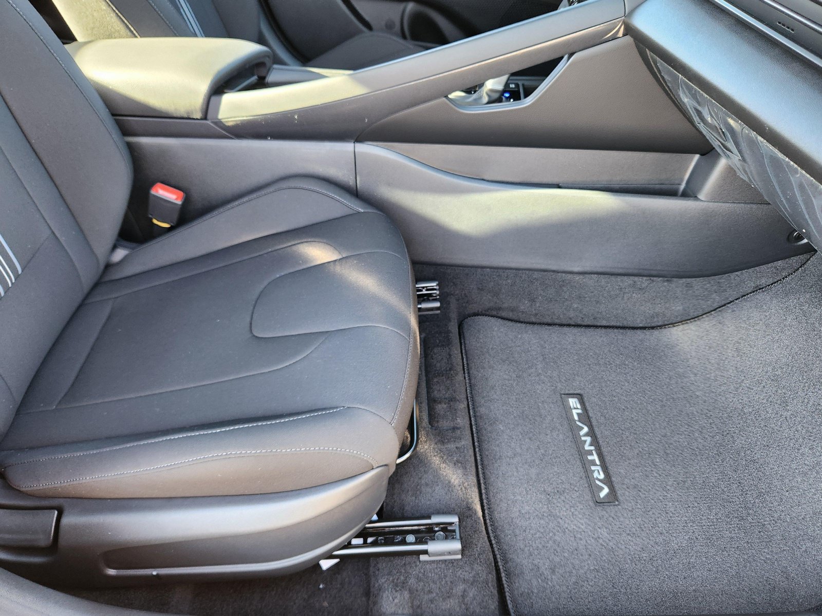New 2026 Hyundai Elantra SEL Sport Premium FWD image 15