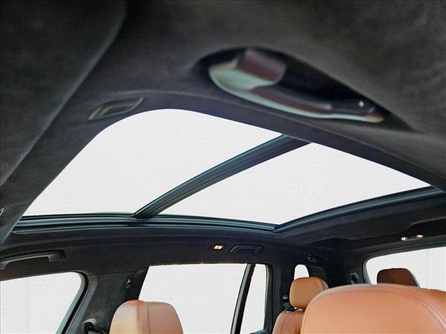 Used 2024 BMW X7 M60i w/ Climate Comfort Package image 17